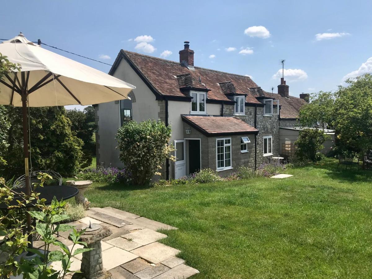 Charming Modernized Country Cottage Near Mere, Wiltshire Mere  Exterior foto